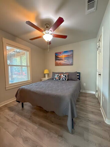 More Photos Of 5481 Highway 35 N, Rockport Specialty For Sale