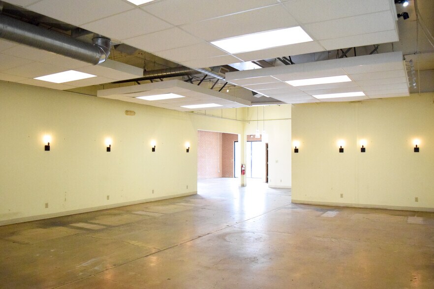 More Photos Of 1725 E Douglas Ave, Wichita Loft Creative Space For Lease