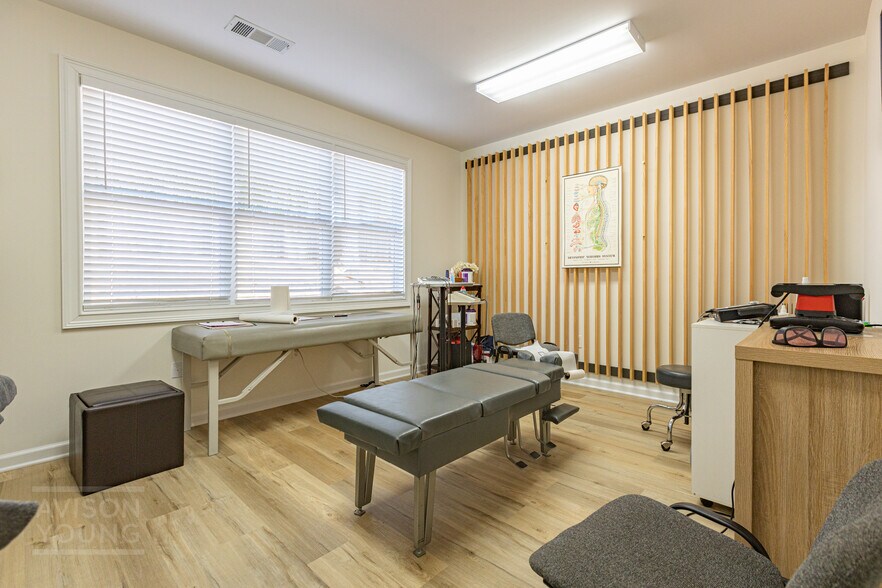 More Photos Of 2551 Roswell Rd, Marietta Medical For Lease
