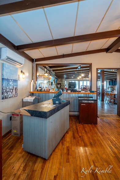 More Photos Of 104 W Houghton Lake Dr, Prudenville Hotel For Sale