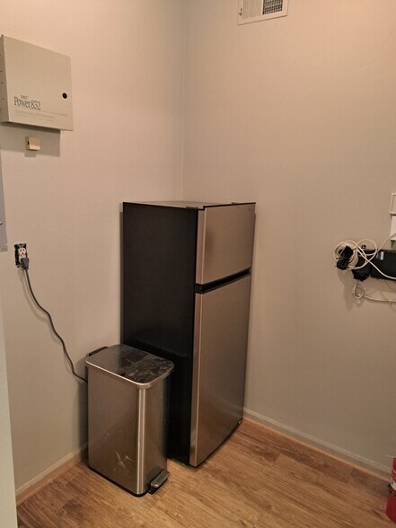 More Photos Of 94 Bayard St, New Brunswick Apartments For Lease