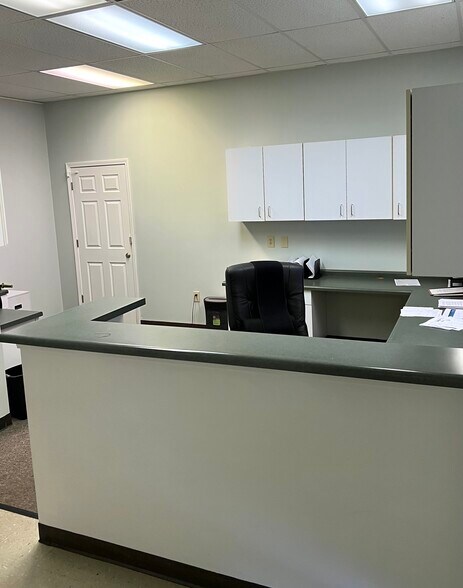 More Photos Of 1000 Lakeland Sq, Flowood Unknown For Lease