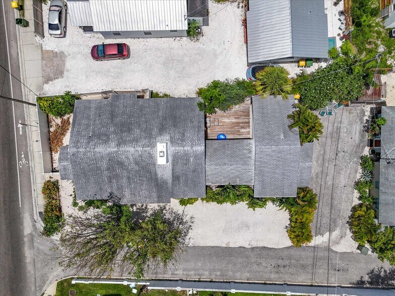 More Photos Of 1760 Wisconsin Ln, Sarasota Multifamily For Sale