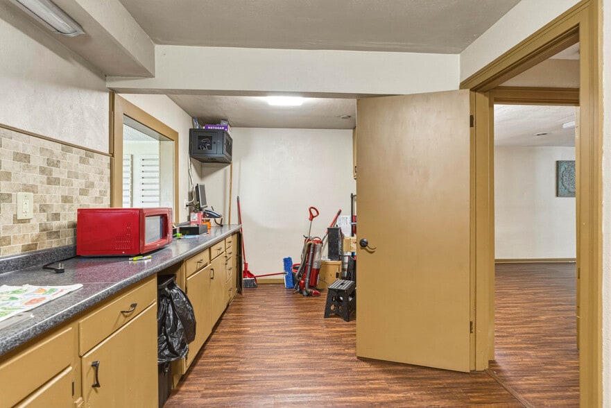 More Photos Of 13908 Dixie Hwy, Louisville Religious Facility For Sale