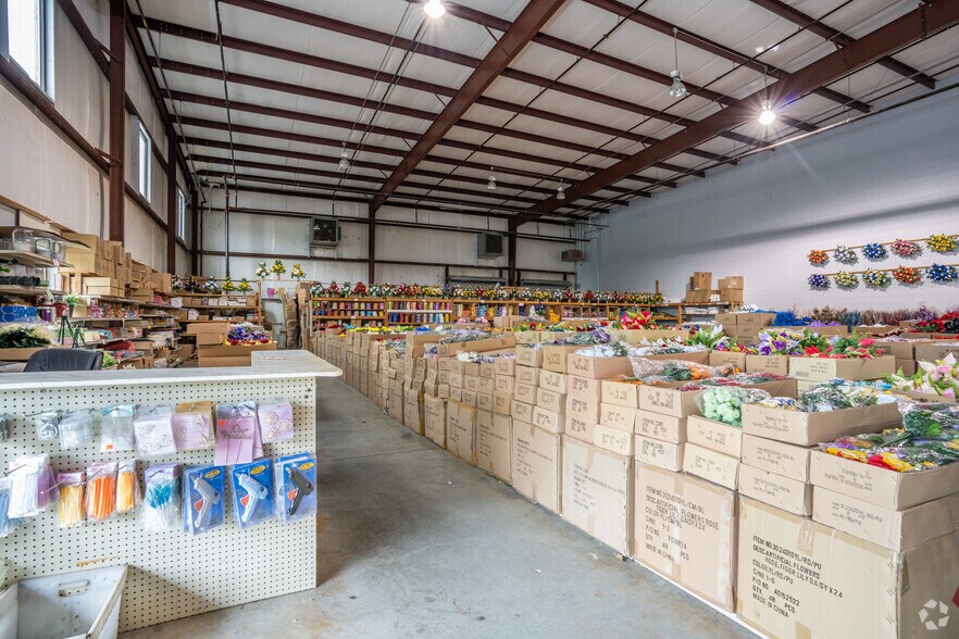 More Photos Of 740 Veterans Memorial Hwy SE, Mableton Warehouse For Lease