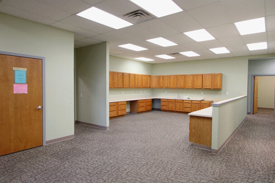 More Photos Of 1463 W Westridge Pky, Greensburg Medical For Lease