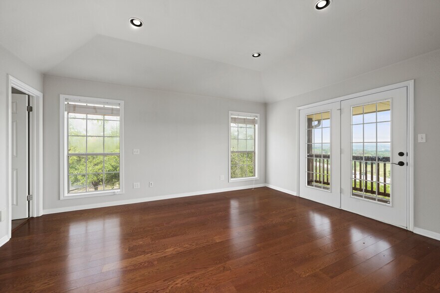 More Photos Of 19019 TX-71, Spicewood Office Residential For Sale