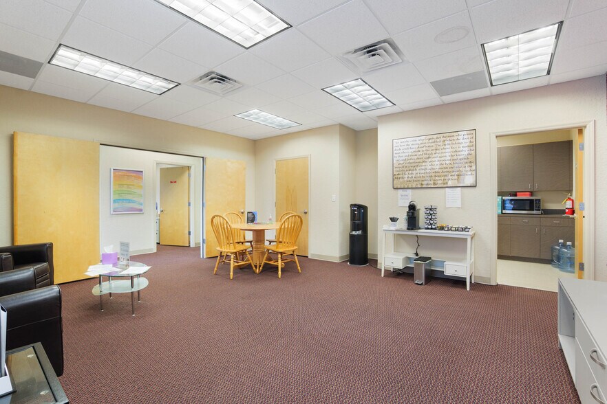 More Photos Of 844 N Stone St, Deland Medical For Sale