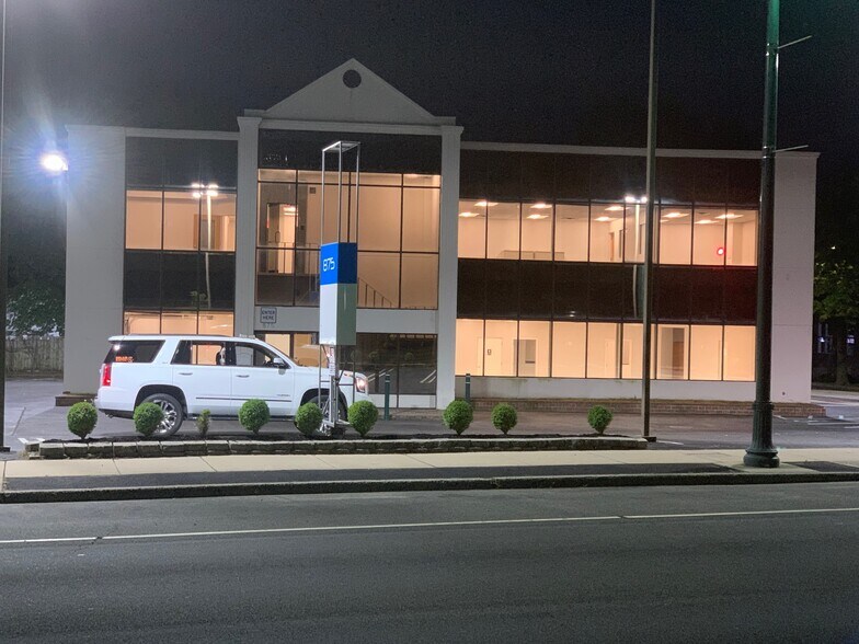 875 Sunrise Hwy, Lynbrook, NY 11563 Retail For Lease