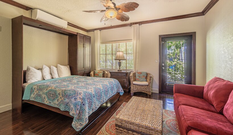 More Photos Of 648 Poinsettia Ave, Clearwater Beach Hotel For Sale