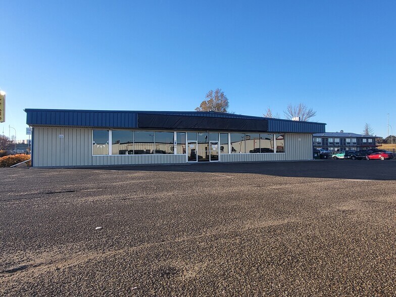 Primary Photo Of 1414 Interstate Loop, Bismarck Storefront Retail Office For Lease