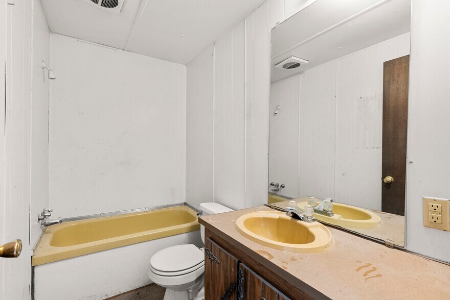 More Photos Of 130 Cooper Run, Shepherdsville Warehouse For Sale
