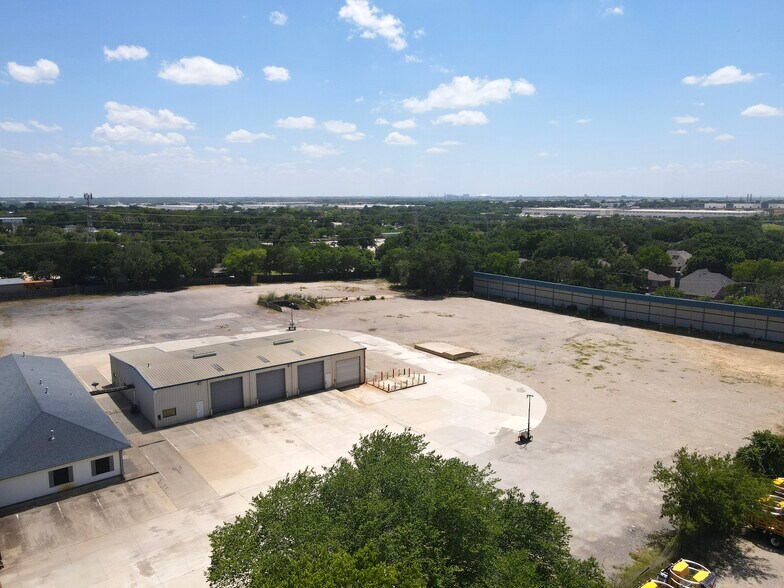 More Photos Of 421 Compton Ave, Irving Warehouse For Lease