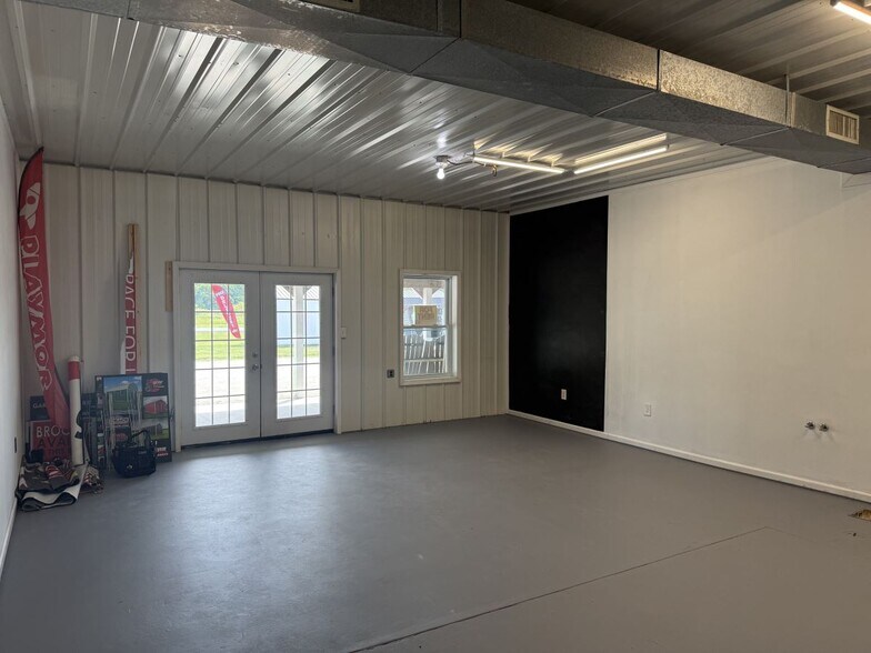 More Photos Of 65994 M 43, Bangor Freestanding For Lease