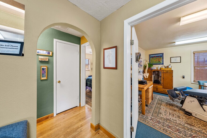 More Photos Of 1745 Ashland St, Ashland Medical For Sale