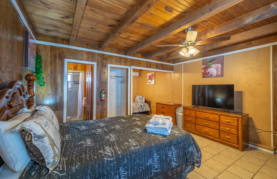 More Photos Of 2306 Sudderth Dr, Ruidoso General Retail For Lease