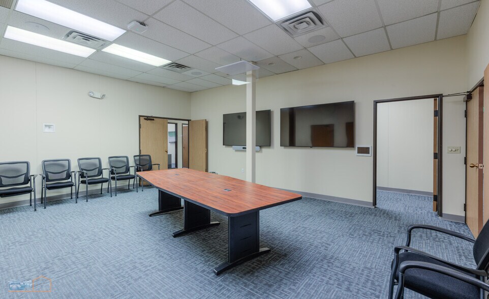 More Photos Of 1860 Lefthand Cir, Longmont Light Manufacturing For Lease