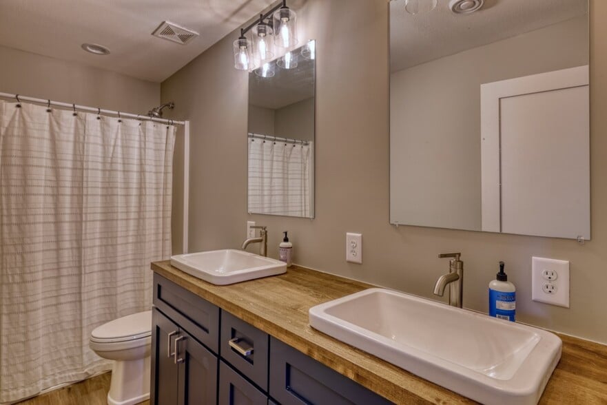 More Photos Of 7440 N Pats Landing Rd, Hayward Restaurant For Sale
