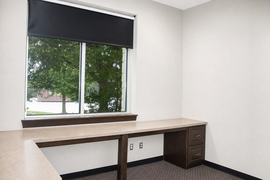 More Photos Of 3091 University Dr, Bryan Loft Creative Space For Sale
