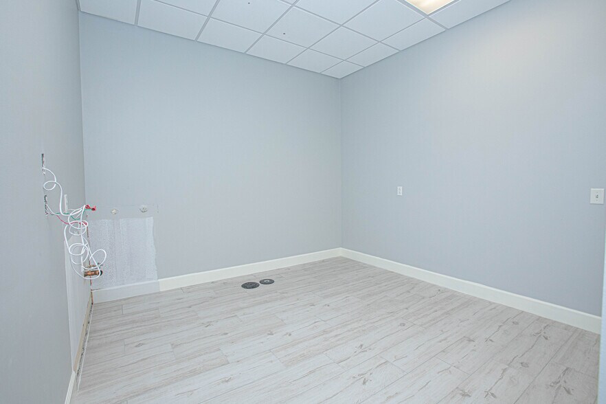 More Photos Of 6996 Piazza Grande Ave, Orlando Office For Lease