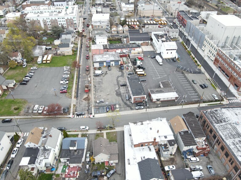 More Photos Of 585 Forest St, Orange Service For Lease