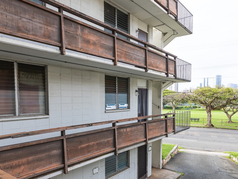 More Photos Of 1420 Wilder Ave, Honolulu Apartments For Sale