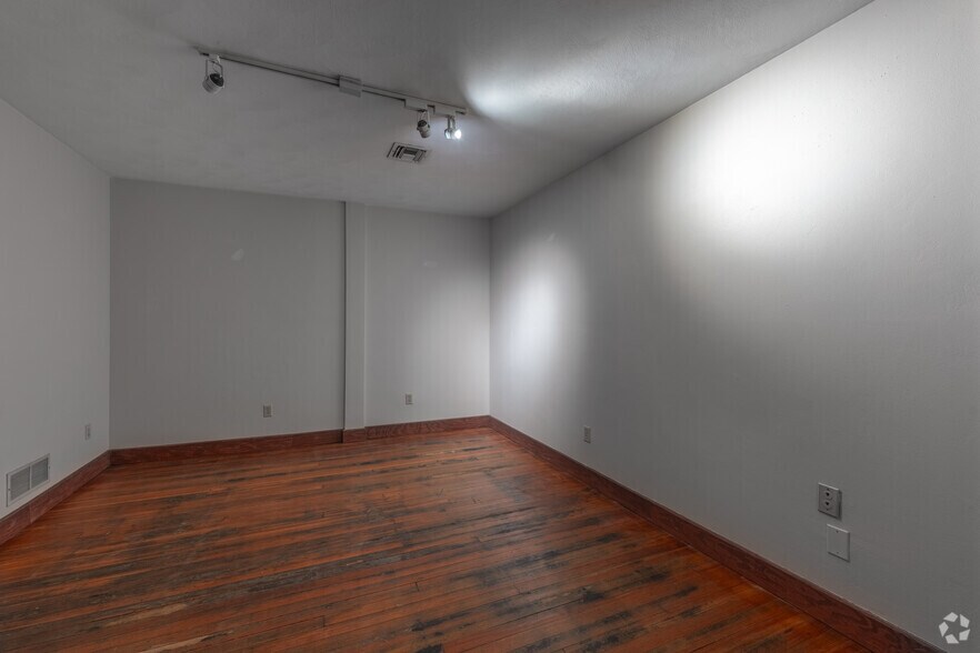 More Photos Of 816 5th Ave, Pittsburgh Office For Lease