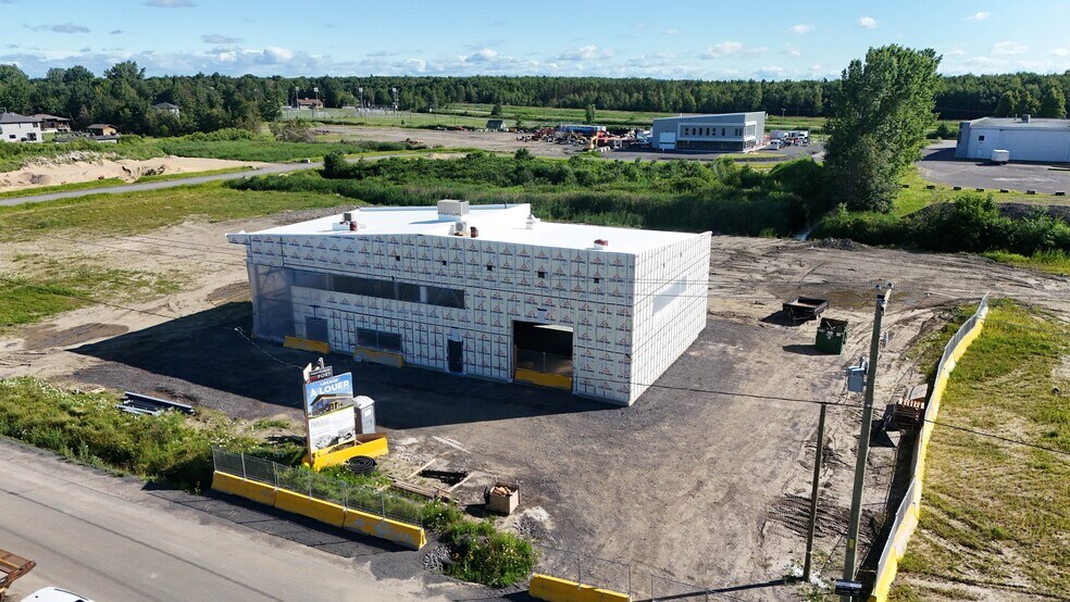 More Photos Of 40 Rue Des Artisans, Lavaltrie Industrial For Lease