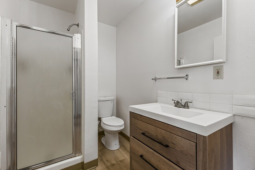 More Photos Of 510 Fig St, Moses Lake Apartments For Sale