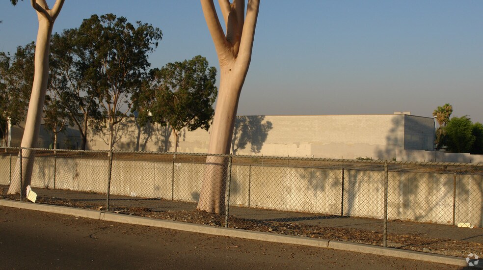 More Photos Of 650 S E St, San Bernardino Freestanding For Lease
