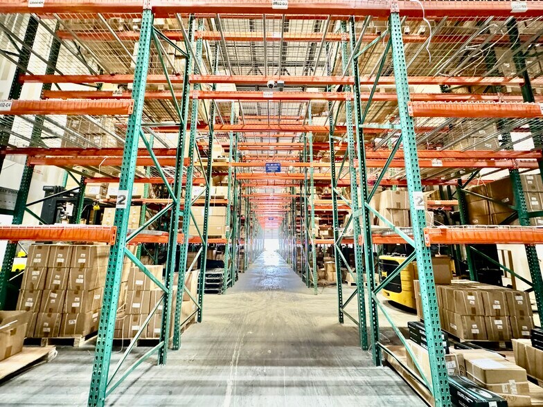More Photos Of 11411 NW 107 St, Miami Warehouse For Lease