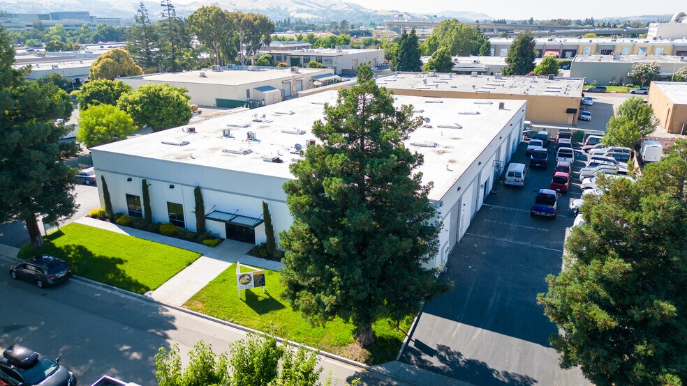 Primary Photo Of 7034 Commerce Cir, Pleasanton Warehouse For Lease