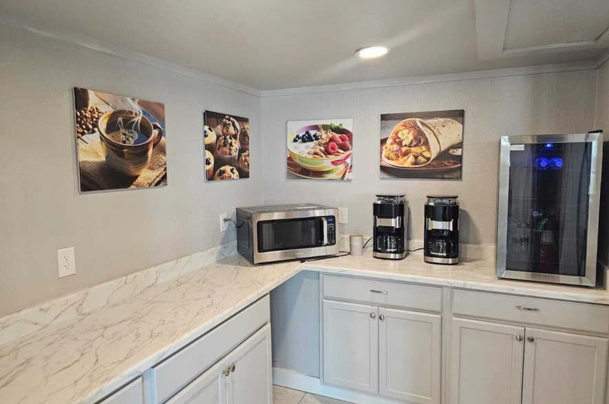 More Photos Of 722 N Marland Blvd, Hobbs Hotel For Sale