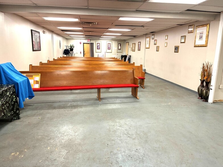 More Photos Of 121 Lincoln Ave, Rochester Manufacturing For Lease