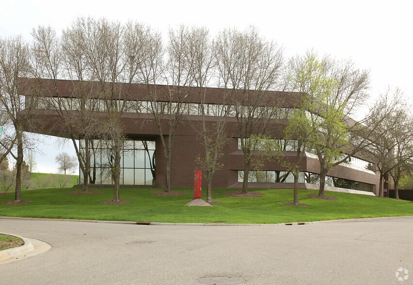 More Photos Of 14450 Burnhaven Dr, Burnsville Office For Sale