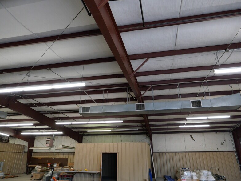 More Photos Of 1364 NE 3rd St, Oklahoma City Warehouse For Sale
