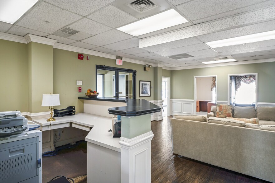 More Photos Of 602 S King St, Leesburg Medical For Lease