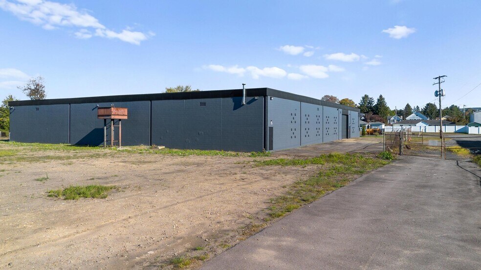 More Photos Of 325 Bridge St, Old Forge Manufacturing For Lease