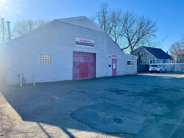More Photos Of 99 Spring St, Fairhaven Auto Repair For Sale