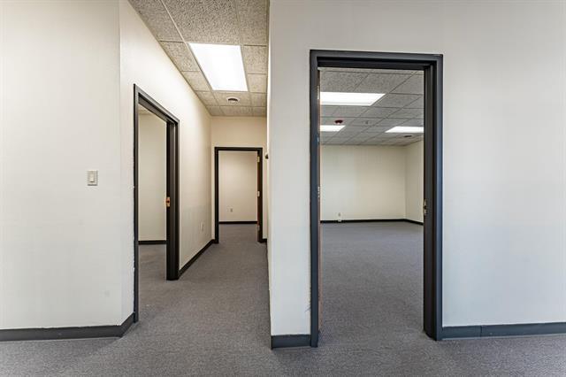 More Photos Of 34 SE Main St, Blackfoot Office For Sale