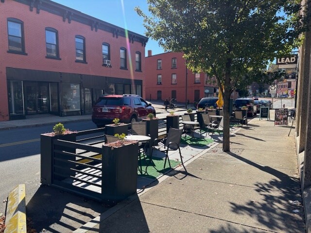 More Photos Of 78 Franklin St, Norwich Storefront Retail Office For Lease