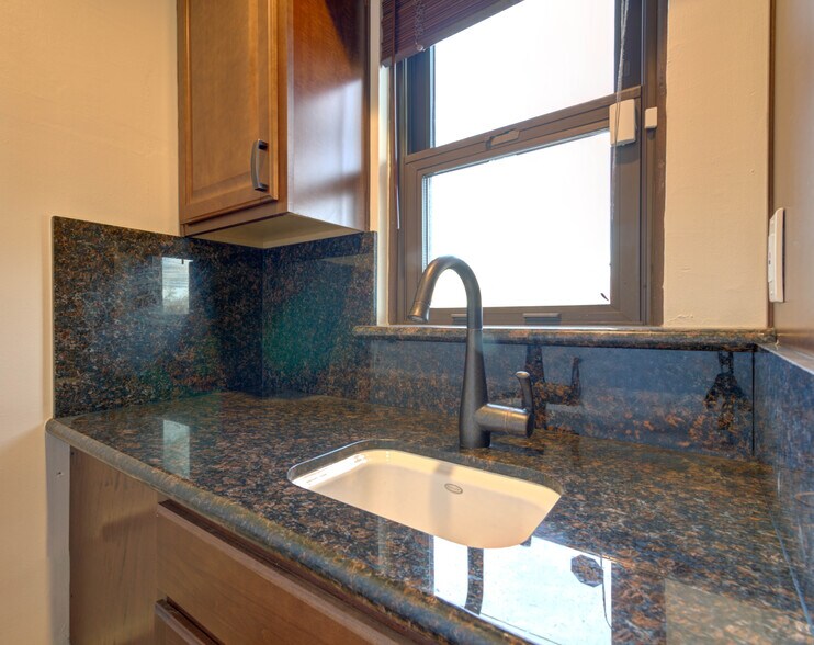 More Photos Of 139 Vassar St, Reno Medical For Lease