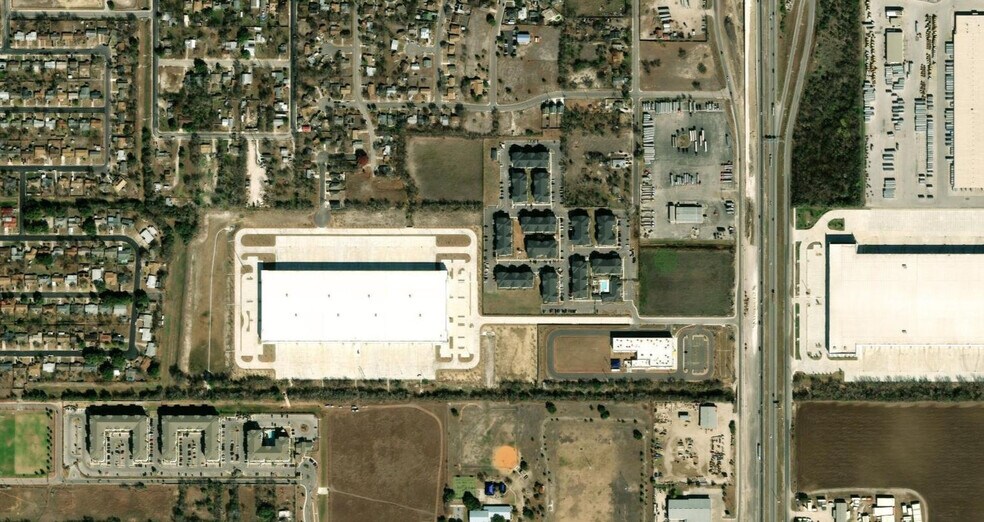More Photos Of 715 SE Loop 410, San Antonio Manufacturing For Sale