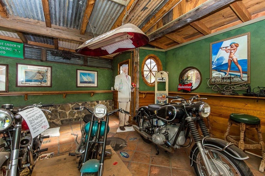 More Photos Of 1105 N Topanga Canyon Blvd, Topanga Restaurant For Sale