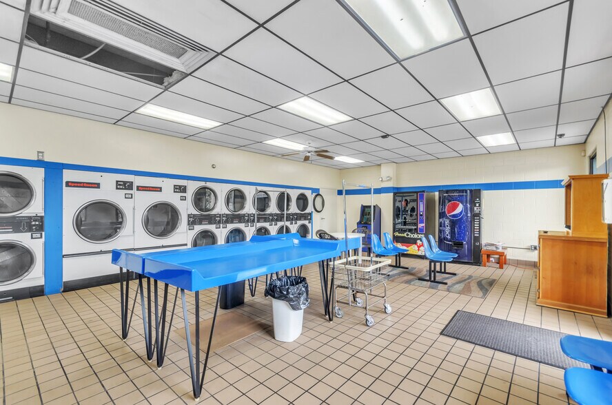 More Photos Of 3004 E North St, Greenville Freestanding For Sale