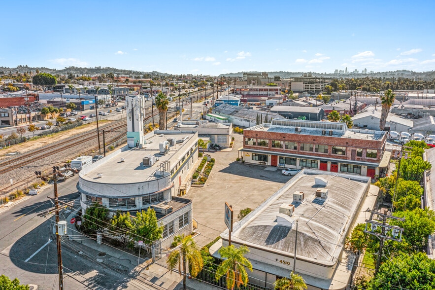 More Photos Of 5223-5245 W San Fernando Rd, Los Angeles Showroom For Lease