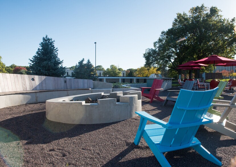 More Photos Of 6811 Shawnee Mission Pky, Overland Park Unknown For Sale