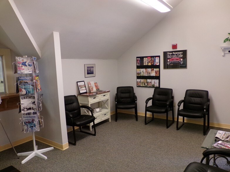 More Photos Of 171 Daniel Webster Hwy, Belmont Storefront Retail Office For Lease
