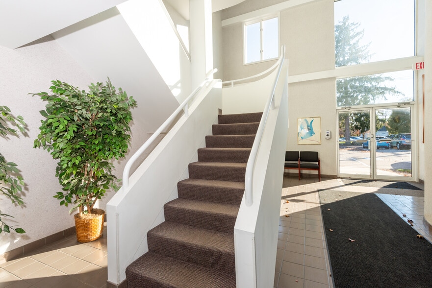 More Photos Of 50 Salem St, Lynnfield Office For Lease