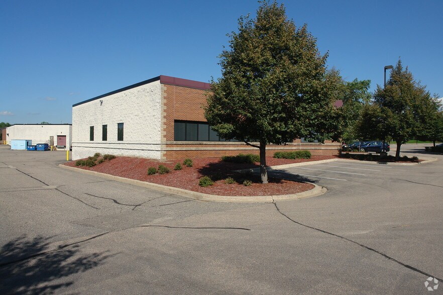 More Photos Of 10025 Valley View Rd, Eden Prairie Research And Development For Lease